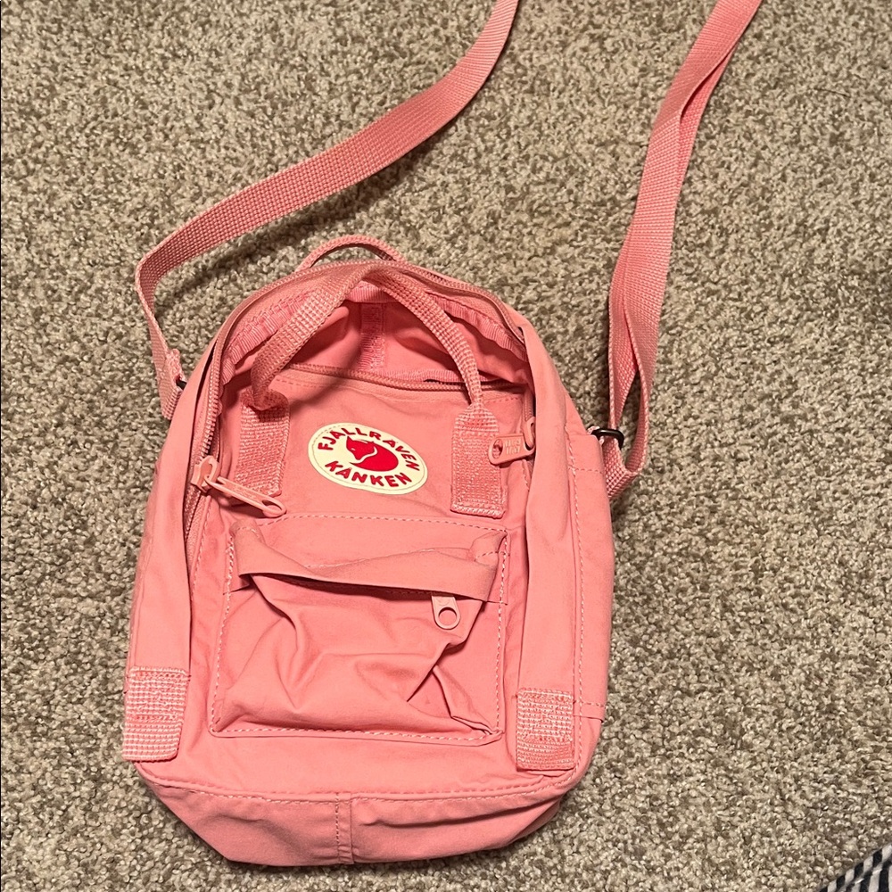 Fjallraven Kånken Mini in Soft Pink